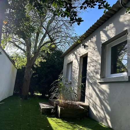 Сasa de vacaciones Avec Jardin Arboré 15 Min De Caen *